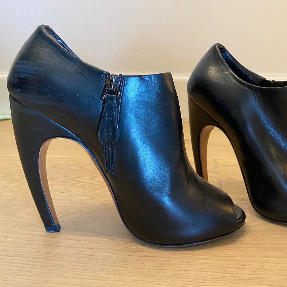 Alaia Black Leather Heeled Booties (Size 38) - Pre Owned